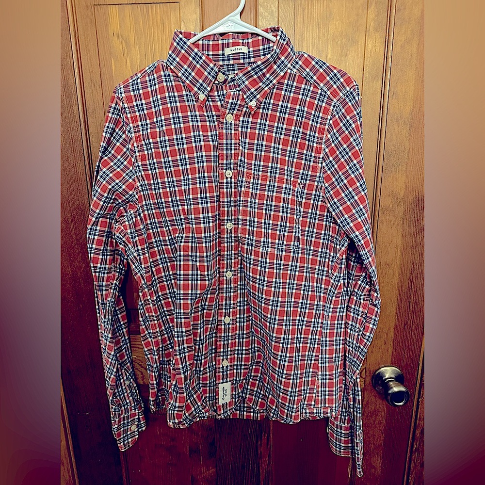 Abercrombie & Fitch Men's Red Plaid Muscle Fit Button Down Shirt Medium